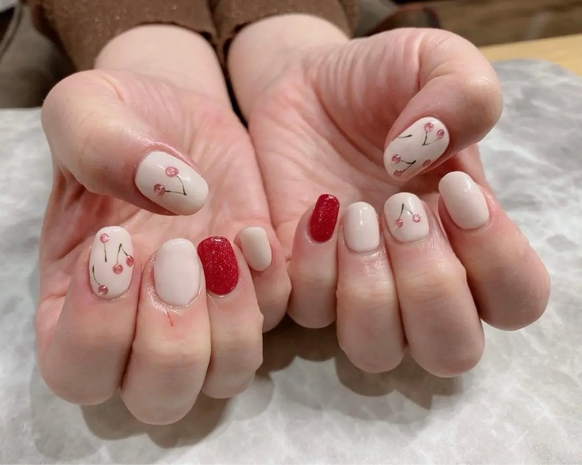 ネイル 長谷川 奈緒美のネイルデザイン