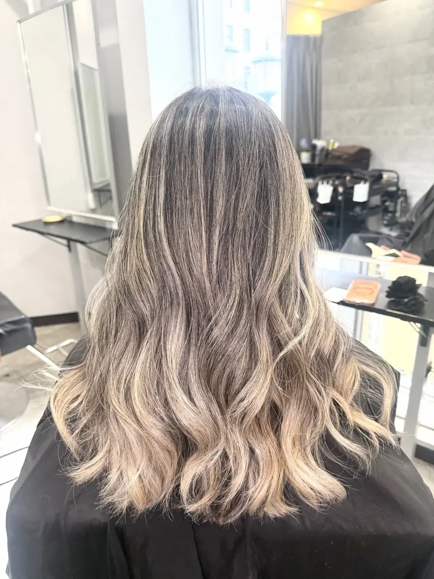 ロング カラー バレイヤージュ ブリーチ ダブルカラー ハイライトカラー ハイトーンカラー ヘアカラー 寺嶋 貴大のヘアスタイル