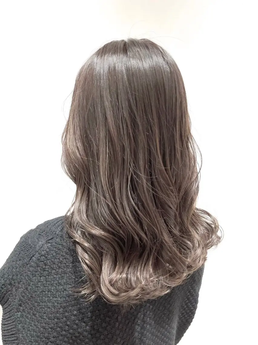 カラー 中務 綾乃のヘアスタイル