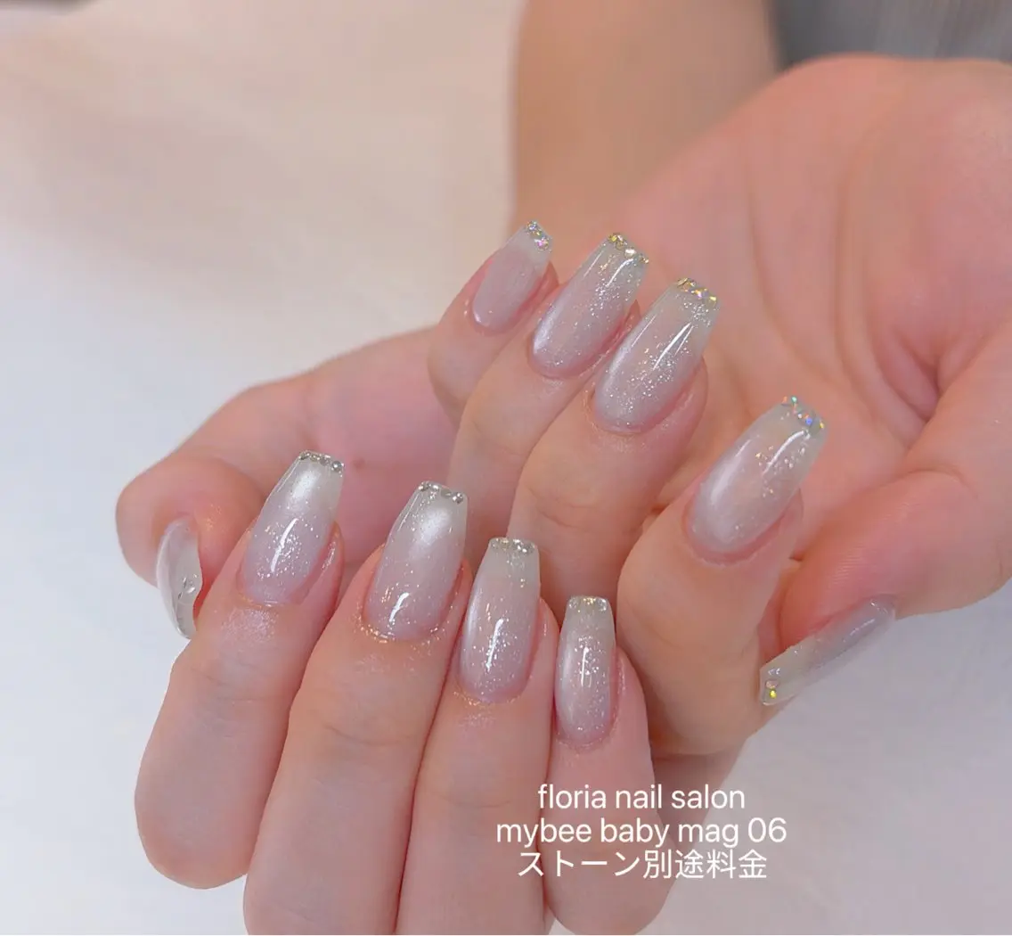 ネイル チークネイル フレンチネイル キラキラネイル 韓国ネイル 水色 ハンドネイル Floria nail salonのネイルデザイン