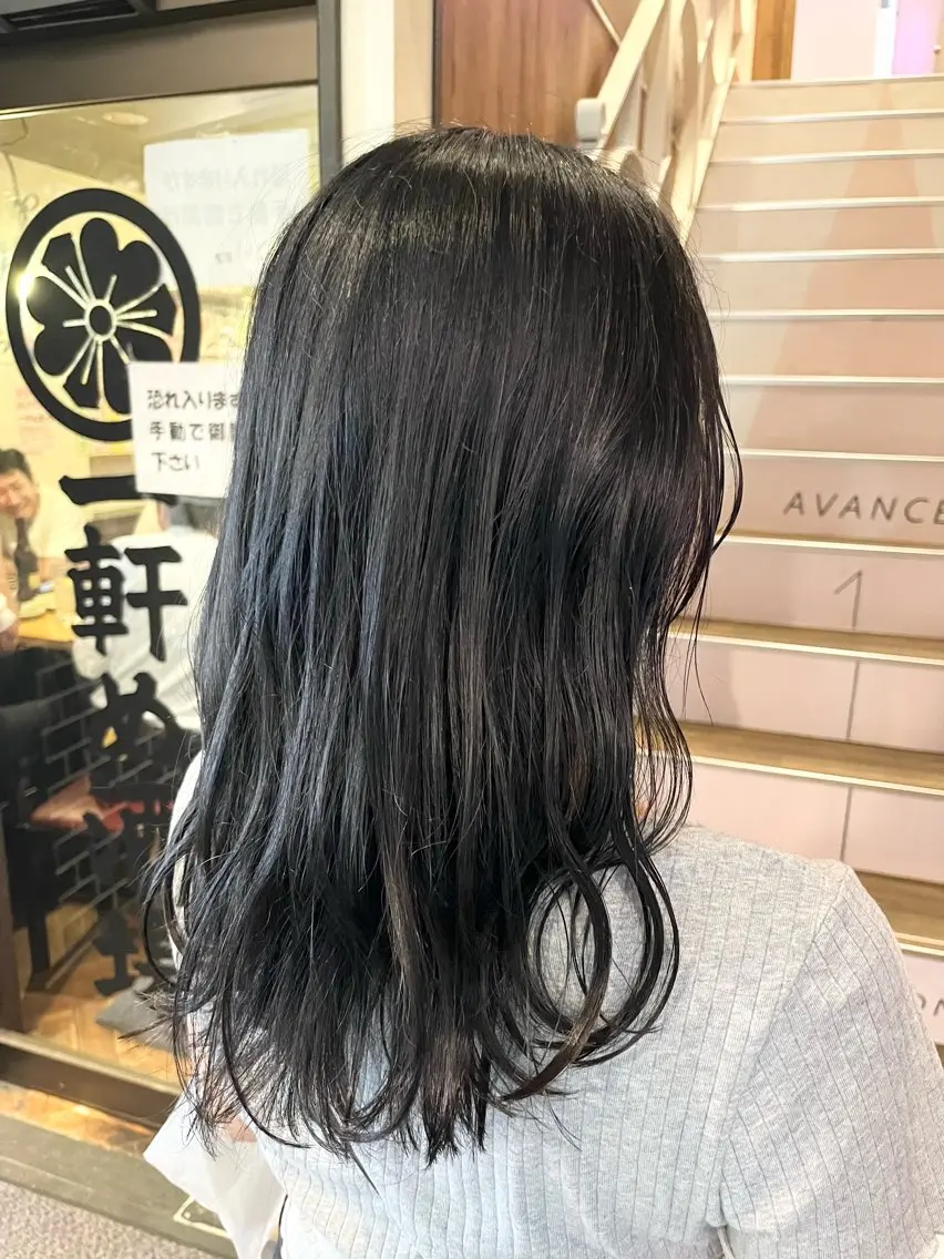 ミディアム カラー パーマ アディクシーカラー 透明感カラー インナーカラー ヘアカラー トリートメント 【暗め透明感カラー】 【インナー】小島良太のヘアスタイル