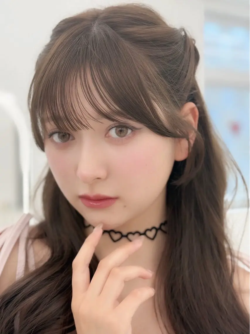 セミロング 顔周りカット カット 前髪/顔周り/透明感 艶カラーとどさんのヘアスタイル
