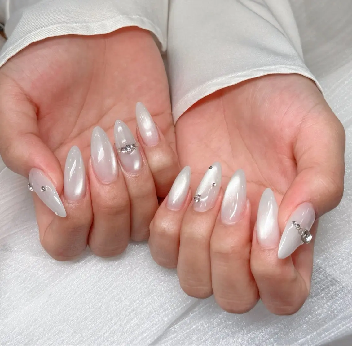 ネイル オーロラネイル ブルー チークネイル フレンチネイル グラデーション ハンドネイル HANA NAIL ROOMのネイルデザイン