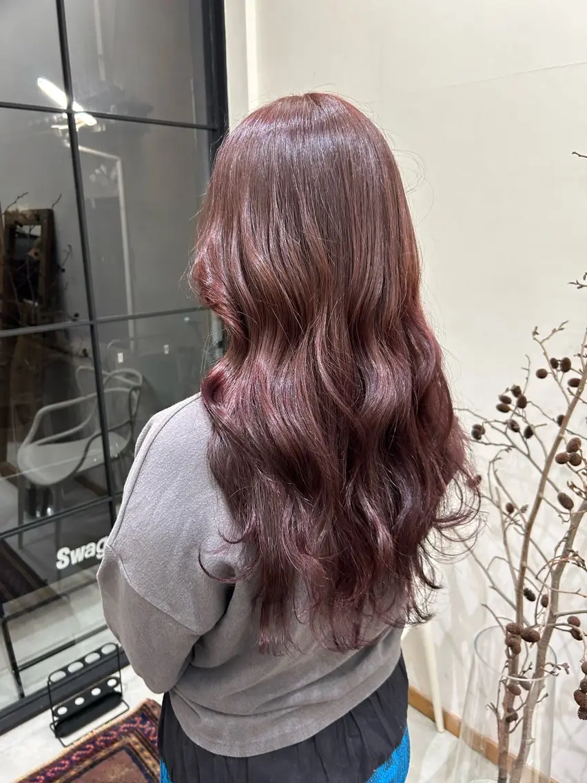 ロング ピンクブラウン なつめ🐶ショート ベージュカラーのヘアスタイル