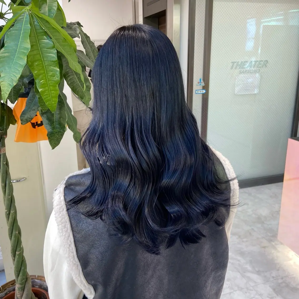 ロング カラー パーマ ヘアアレンジ 透明感ブリーチカラー 🌈TOMOHIROのヘアスタイル