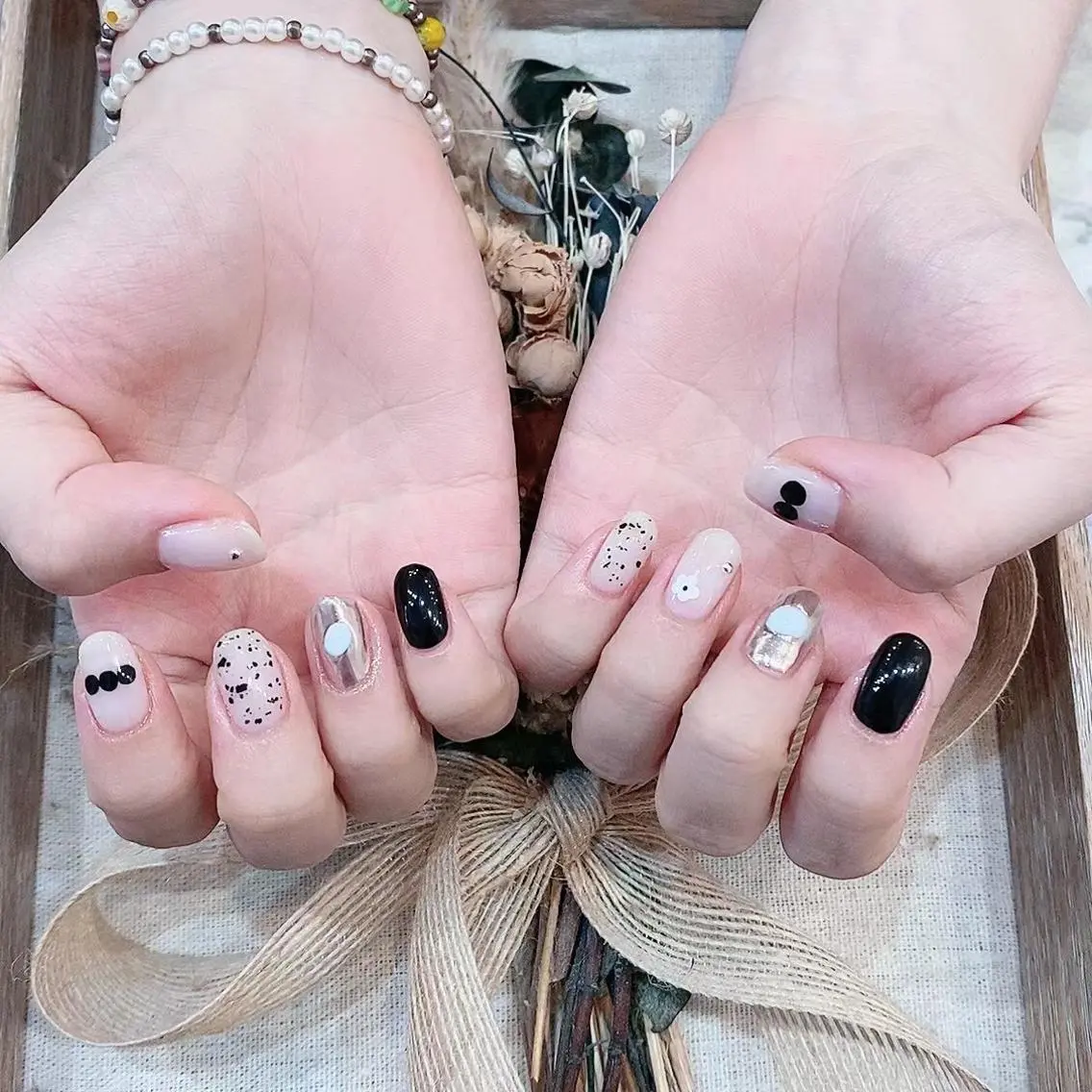 ネイル ゴールド ホワイト babarla Nailのネイルデザイン
