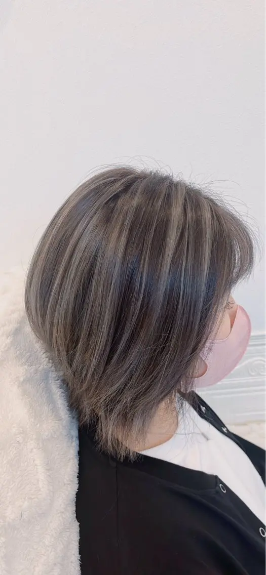 ショート ハイライト レイヤーカット La.fleur ラ.フルールのヘアスタイル