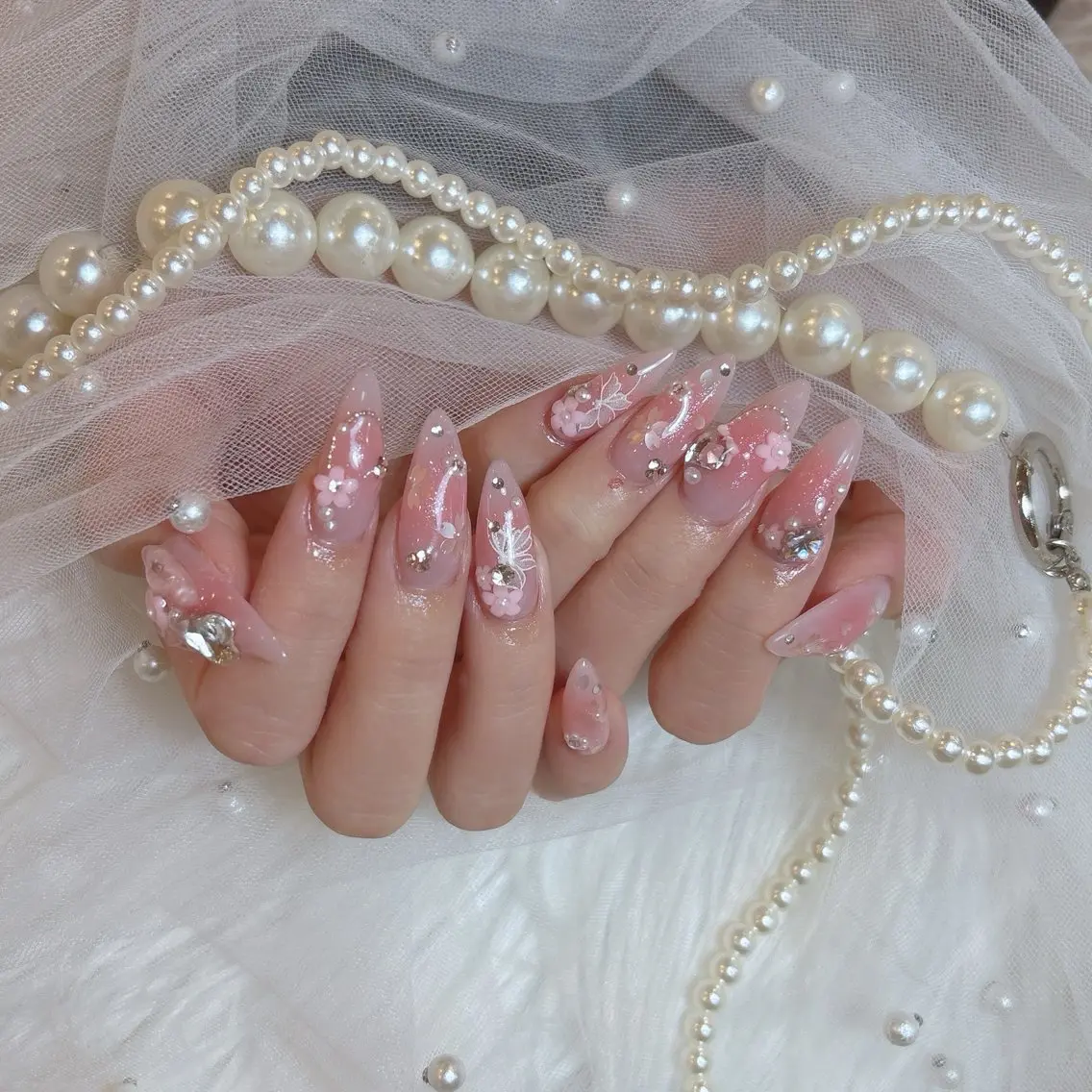 ロング 韓国風ヘア ハンドネイル Chiin Nailのネイルデザイン