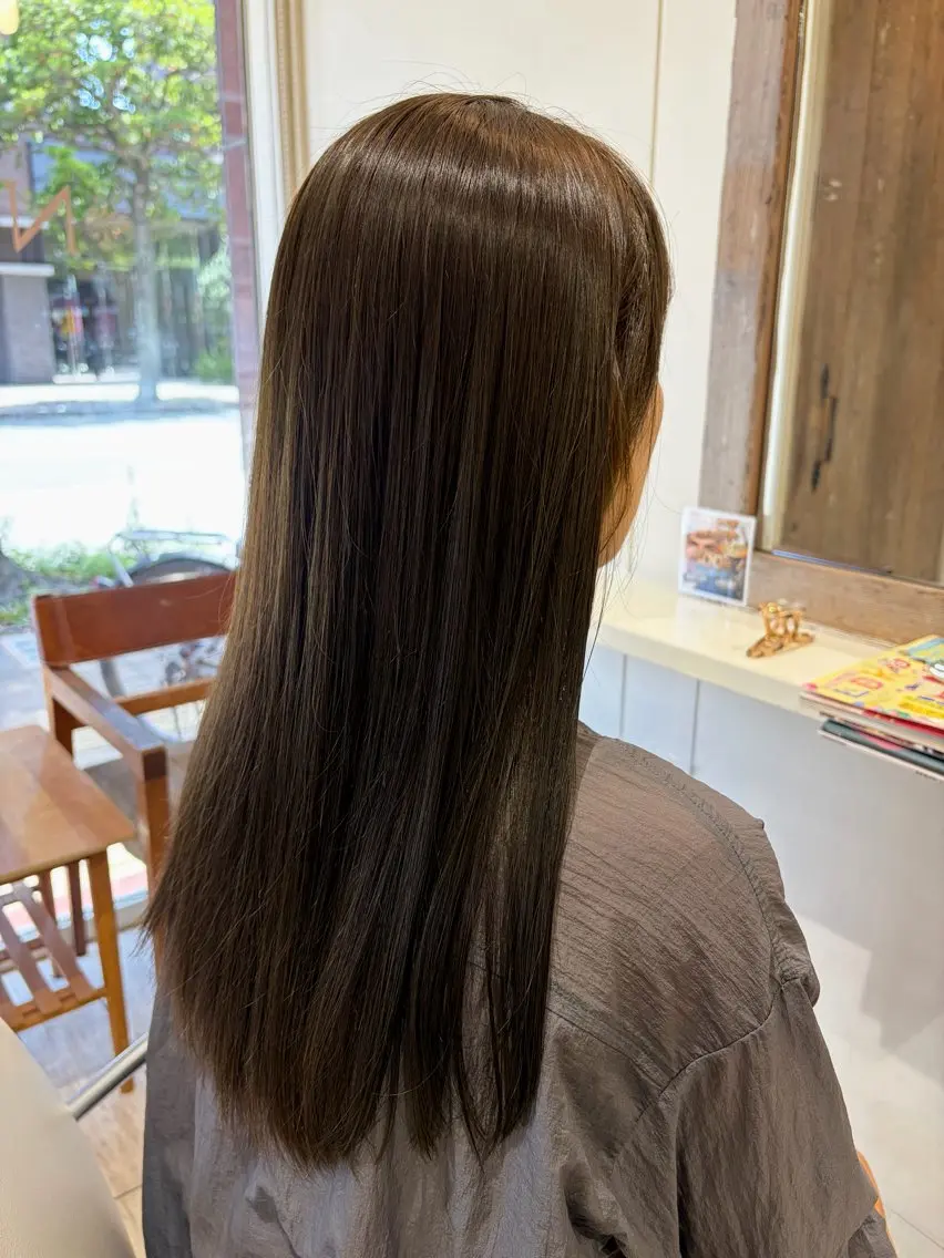 セミロング カット ヘアカラー NICCOLO室見 Erinaのヘアスタイル