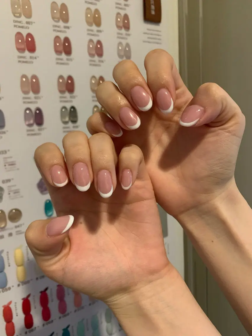 ネイル アートネイル オーロラネイル フレンチネイル ジェルネイル ガラスフレンチ RINN ANA.CHUOのネイルデザイン