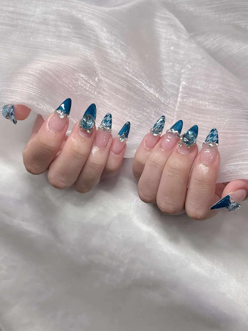 ネイル 長さ出し グラデーション 卒業式 キラキラネイル マグネットネイル ハンドネイル Lee Nailsのネイルデザイン
