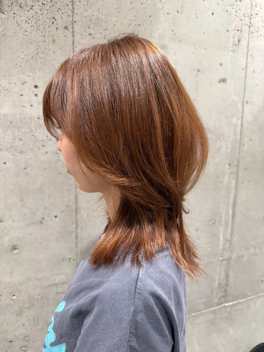 セミロング カラー 畑中 香穂のヘアスタイル