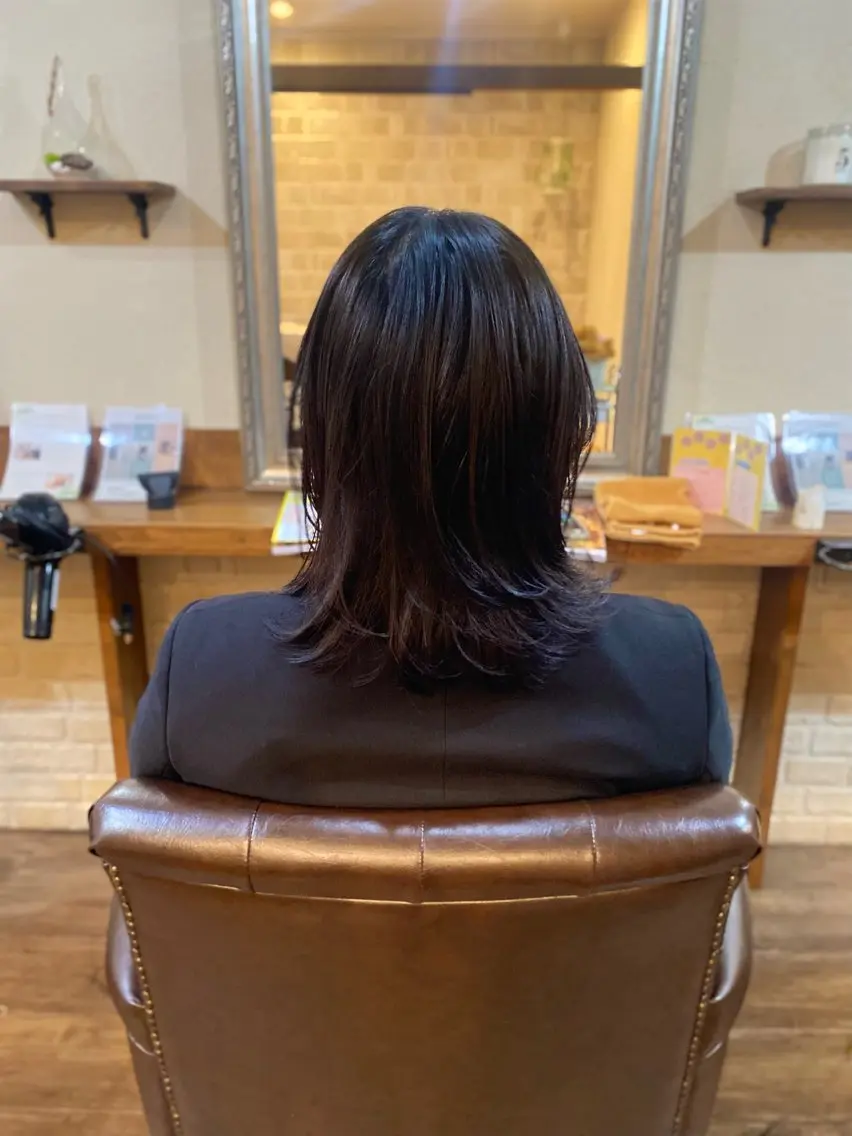 ミディアム 肥田 夕蘭のヘアスタイル