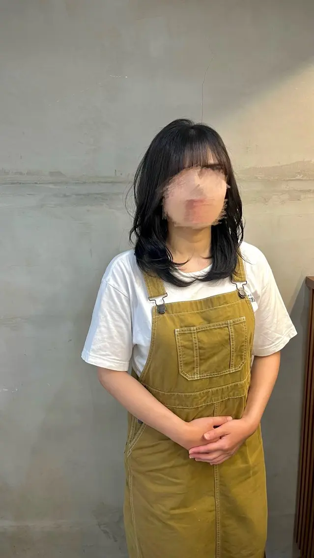 セミロング 中尾咲音垢抜けカット お任せくださいのヘアスタイル