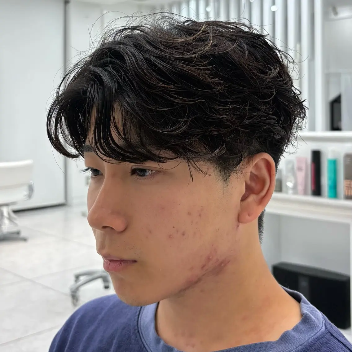 ショート カラー パーマ ヘアアレンジ メンズ フェザーパーマ メンズパーマ カット パーマ 水谷 璃温のヘアスタイル