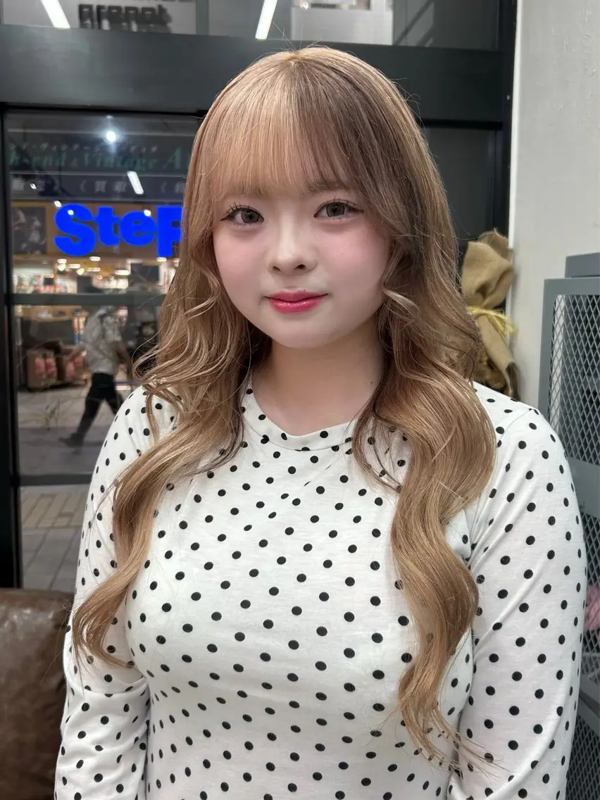 ロング カラー ベージュカラー ブラウンカラー デザインカラー ミルクティーベージュ ヘアカラー ブリーチ透明感カラー 🍀mizuki🍀のヘアスタイル