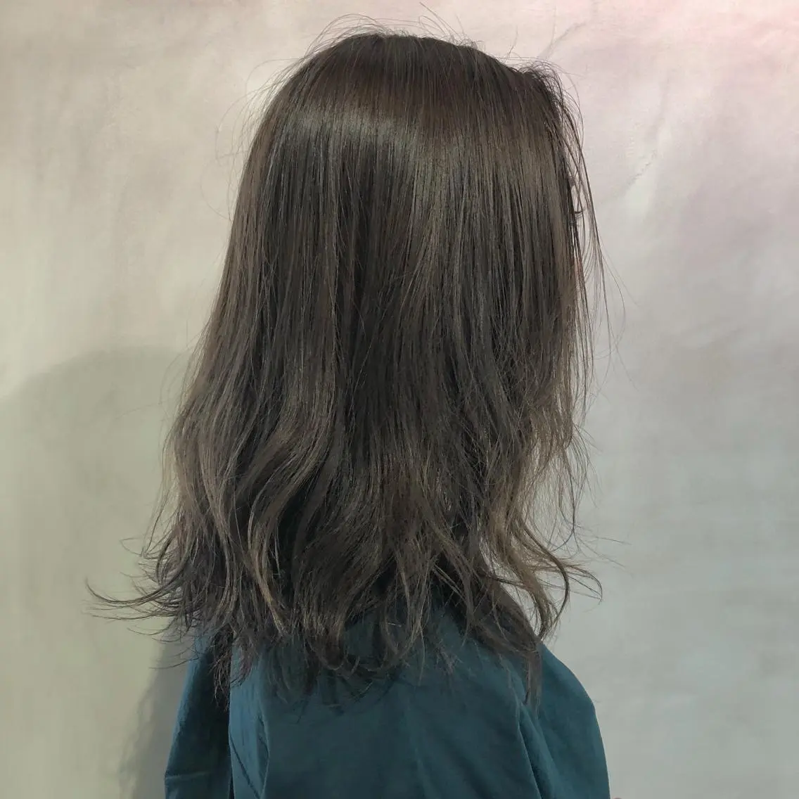ミディアム カラー グレージュ せこぐち まいのヘアスタイル