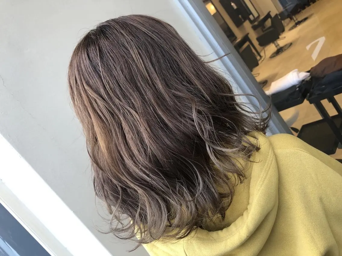 ミディアム 櫻井 麻彩のヘアスタイル