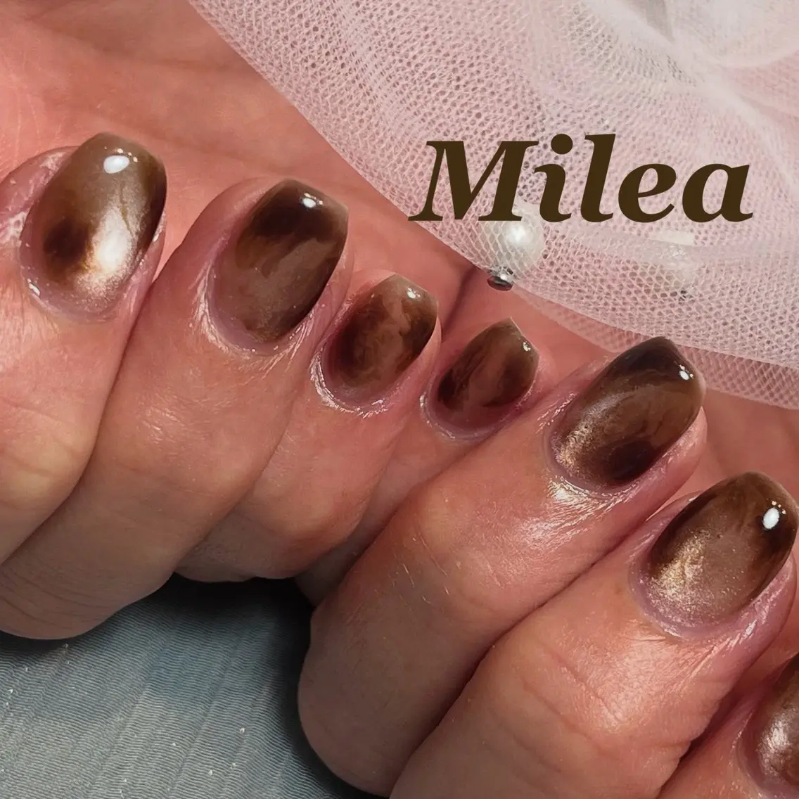 ネイル べっ甲ネイル Milea🩵 Sayaka🪩のネイルデザイン
