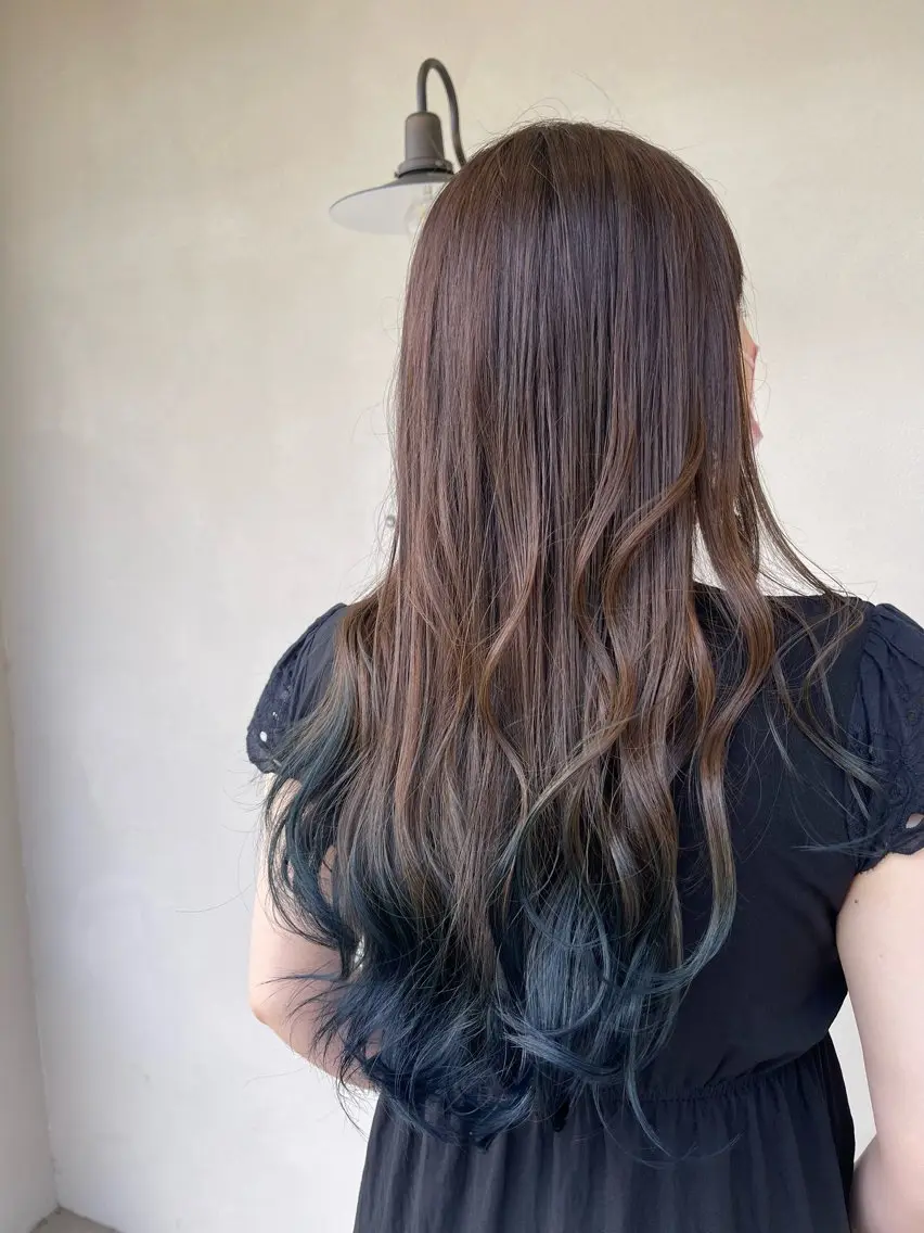 ロング カラー ブルーカラー カット パーマ 縮毛矯正 トリートメント ヘッドスパ 大久保 結加のヘアスタイル