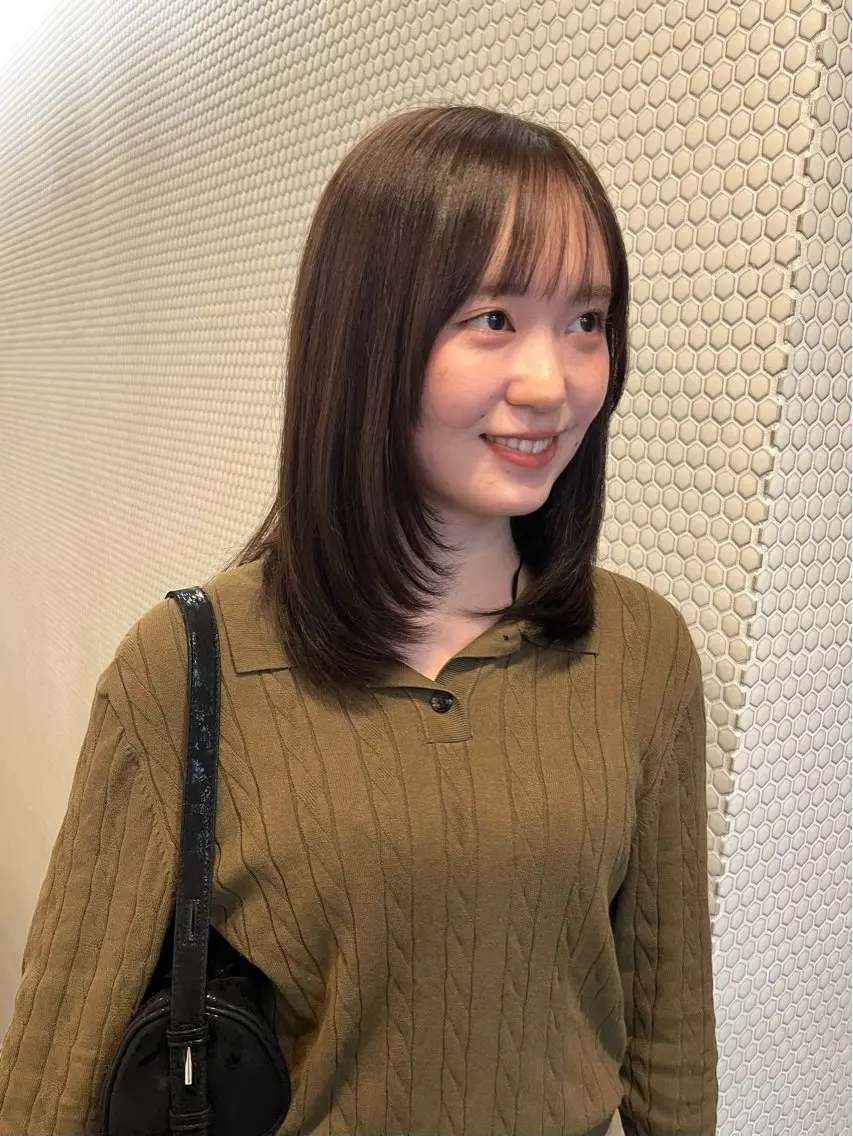 【5月限定！】カット＋新感覚ケアカラー【ムム】カラー放置中にトリートメントを内部に補修し柔らかくでも芯のある髪に！の写真