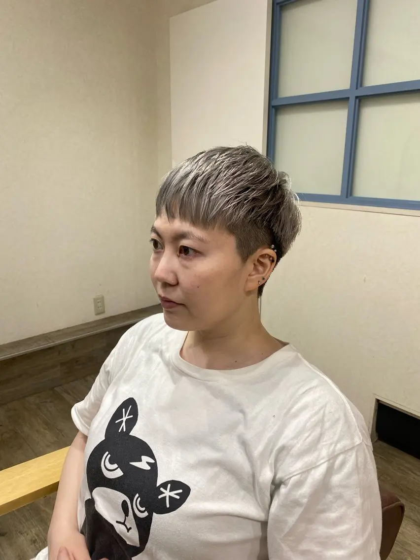 ショート カラー ブリーチ ブラウンカラー ダブルカラー イルミナカラー オリーブカラー N°+aero 😊れいか😊のヘアスタイル