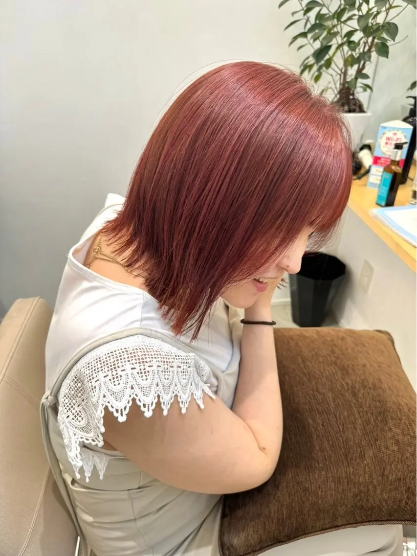 ミディアム カラー ボブ 外ハネヘア 森山 遥葵のヘアスタイル