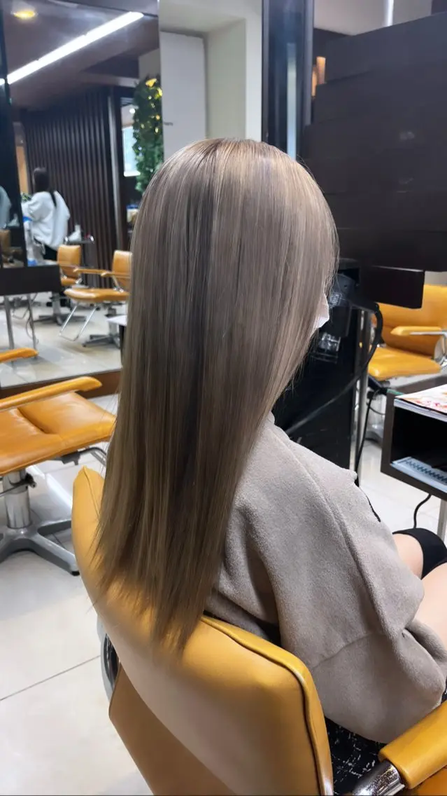 ロング ヘアカラー 岡山 綺更のヘアスタイル