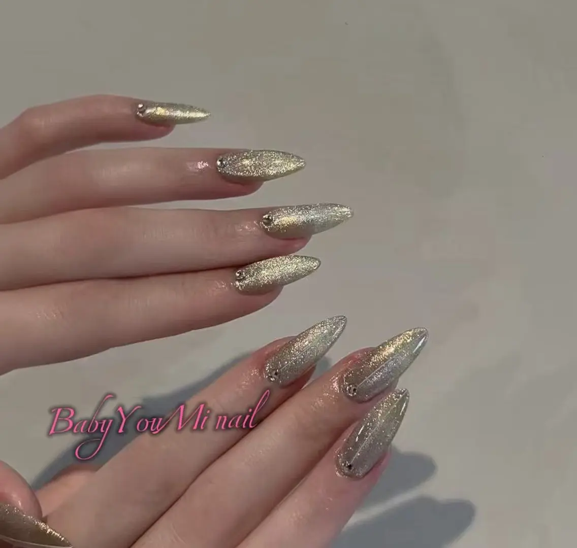 ネイル オーロラネイル フラワーネイル フットネイル フレンチネイル ジェルネイル ハンドネイル BabyYouMi nailのネイルデザイン