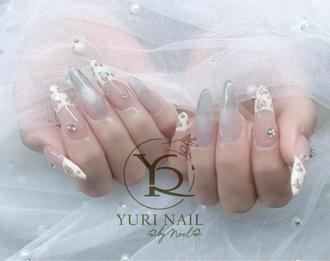 ネイル オーロラネイル ブルー チークネイル フットネイル フレンチネイル ハンドネイル フットネイル ハンドケア YURI Nail NARITAのネイルデザイン