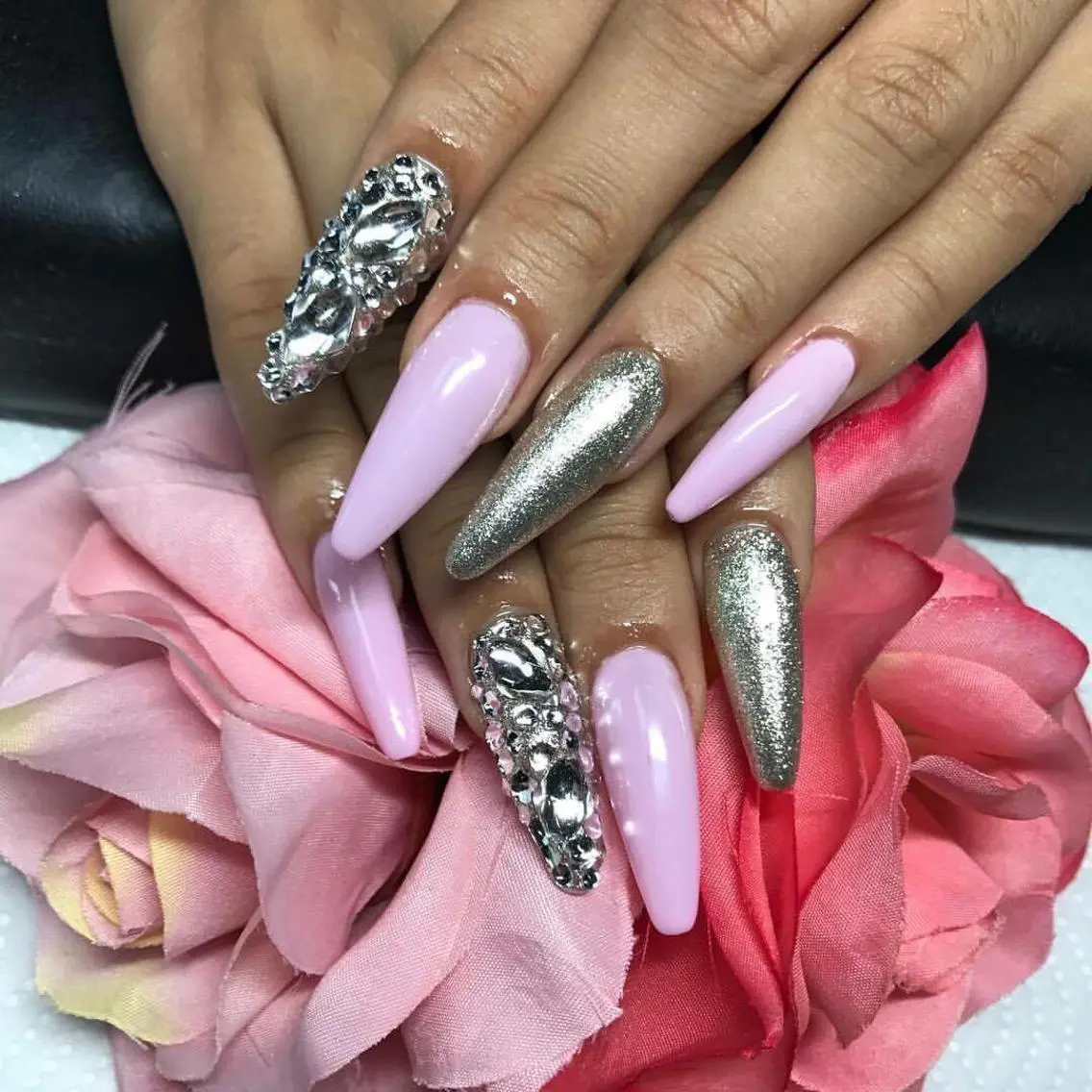 ロング ネイル 《LB》ラブリエ Nail&eyeのマツエク・マツパデザイン