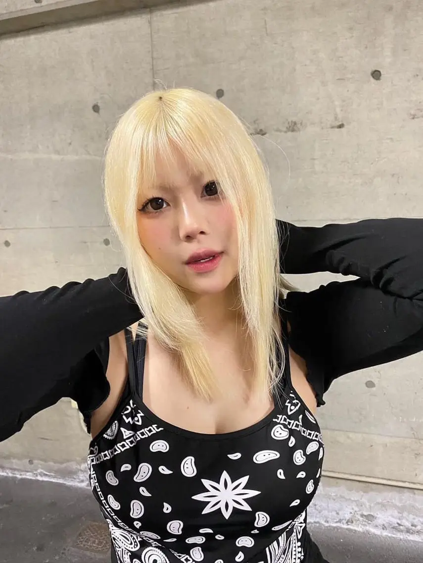 セミロング カラー カット ヘアカラー トリートメント yuumi 👱🏻‍♀️のヘアスタイル