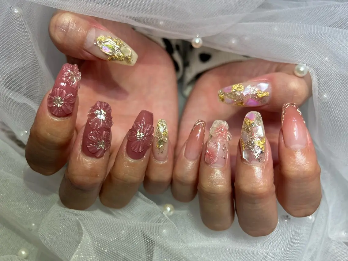 ネイル ハンドネイル フットネイル ✴︎ Delightのネイルデザイン