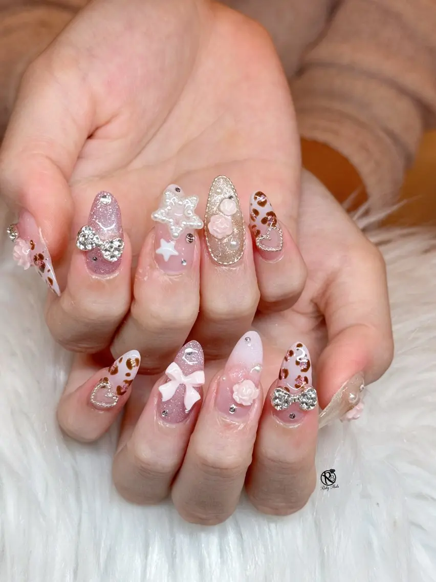 ネイル ボルドー ブラウン チークネイル ドット フットネイル ハンドネイル Ruby Nail 霞ヶ関店のネイルデザイン
