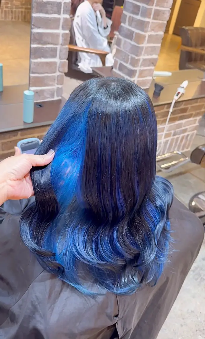 ロング カラー 黒髪 ブリーチ ブルーカラー カット ヘアカラー トリートメント 艶カラー/インナー /グラデ/大西小百合のヘアスタイル