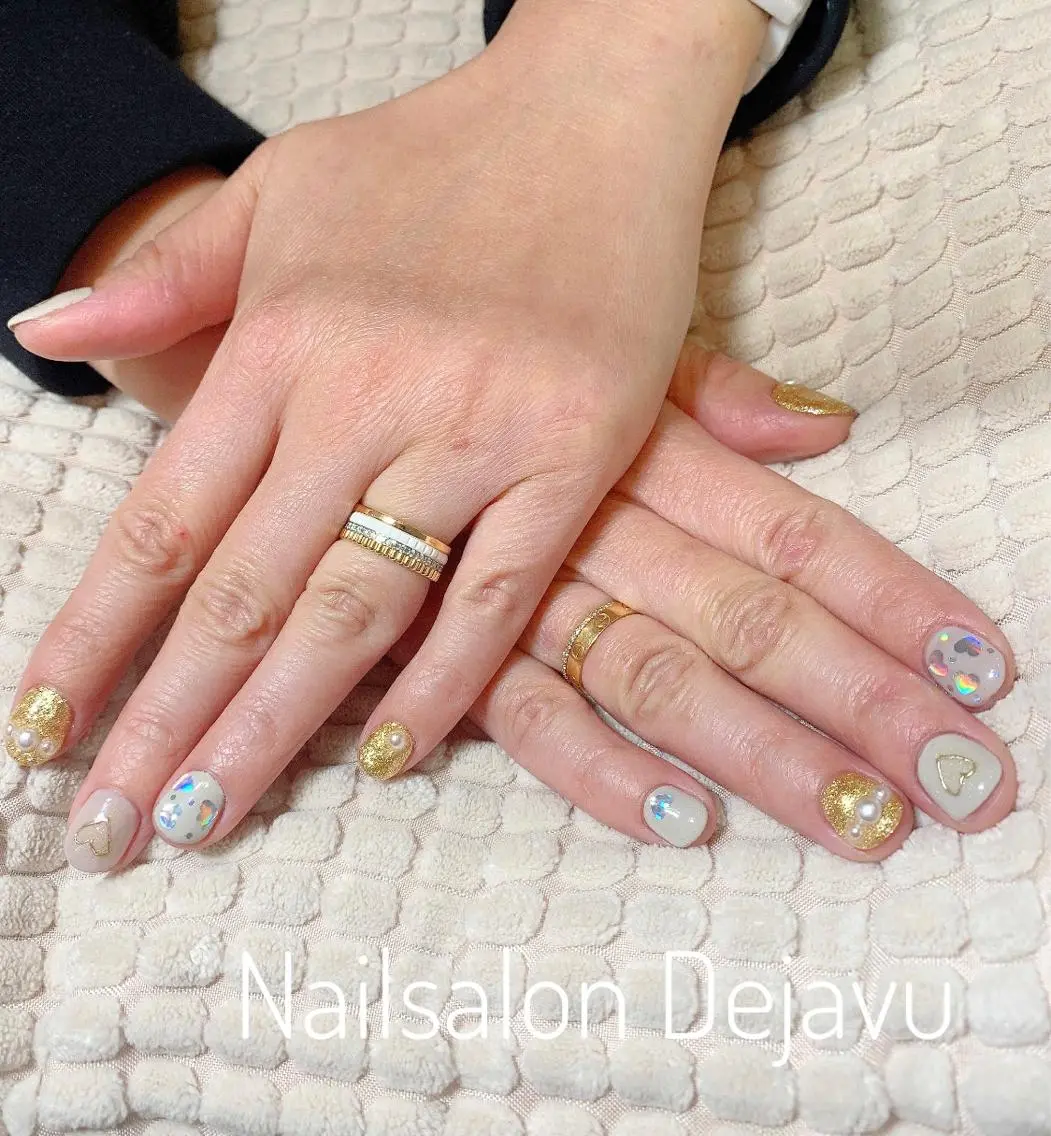 ネイル アートネイル ハート ミラーネイル ワンカラーネイル ストーンネイル Nail salon Dejavu 🌿のネイルデザイン
