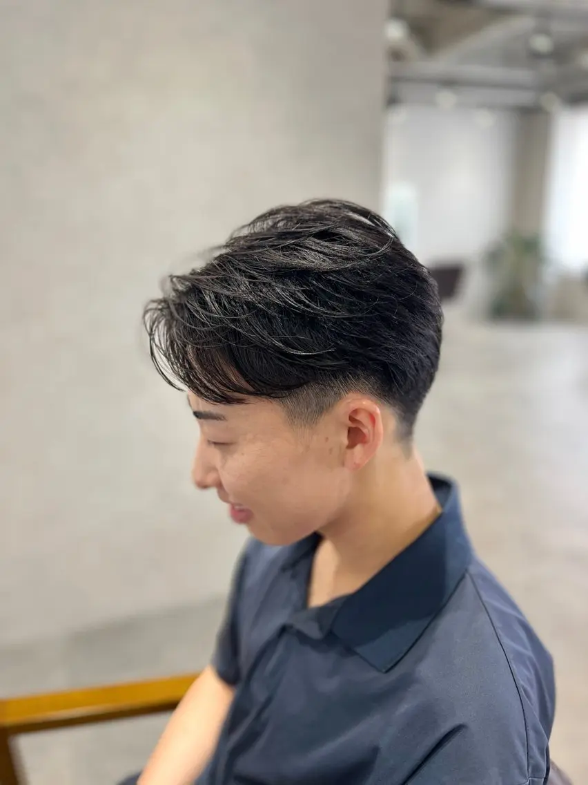 【平日初回限定】眉毛スタイリング+メンズカット+フェザーパーマの写真
