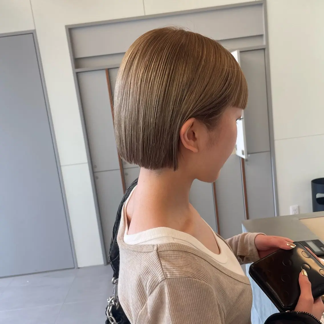 ショート カラー ベージュカラー ブリーチ ブロンド 透明感カラー ダブルカラー ヘアカラー トリートメント 髪質改善カラー/ボブ 🌻Mutsumiのヘアスタイル