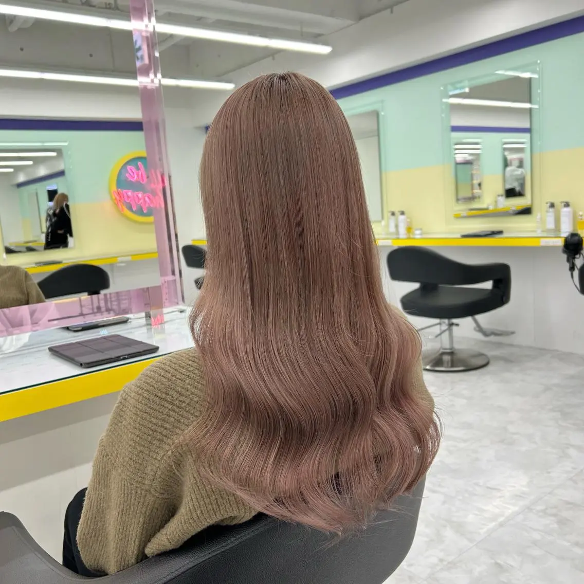セミロング カラー ヘアアレンジ mai🍑暖色カラー /レイヤー💖のヘアスタイル