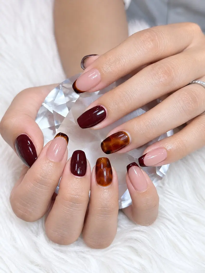 ネイル べっ甲ネイル ボルドー ブラウン フレンチネイル 韓国ネイル MEO MEO NAIL 守山のネイルデザイン