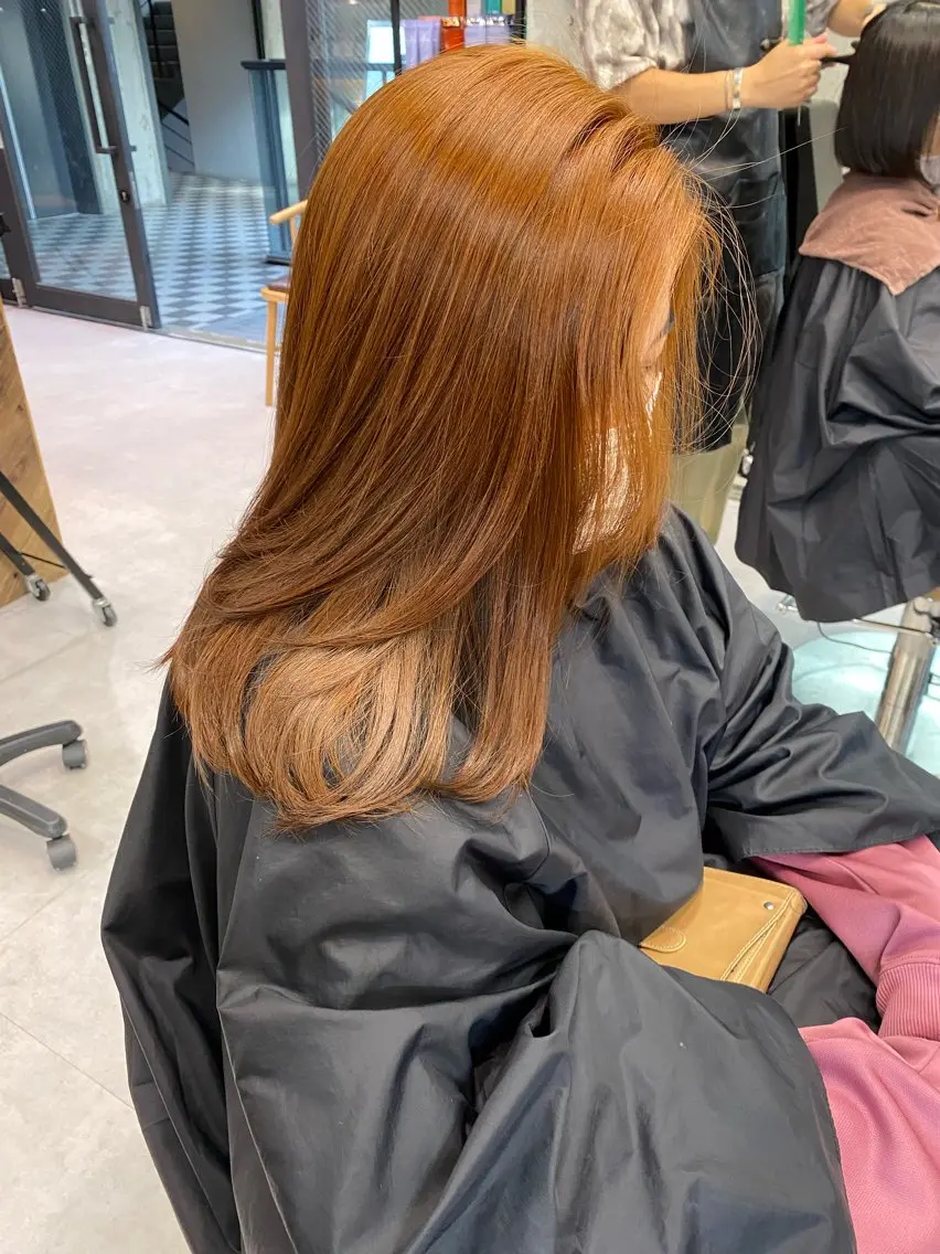 セミロング 🌺ハイライトカラー HINA🌺のヘアスタイル