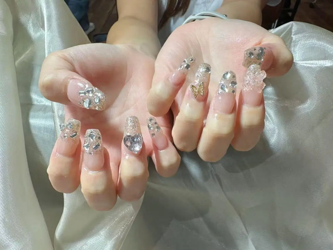 ネイル フレンチネイル ジェルネイル ガラスフレンチ 韓国ネイル マグネットネイル ハンドネイル ハンドケア The Nail& EyeLashのネイルデザイン