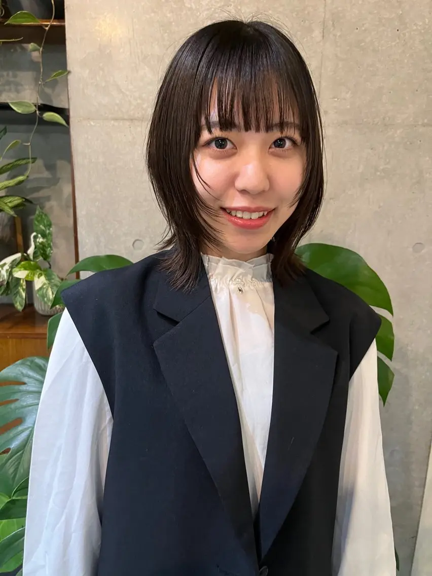 ミディアム レイヤーカット\ウル フ　chinatsuのヘアスタイル