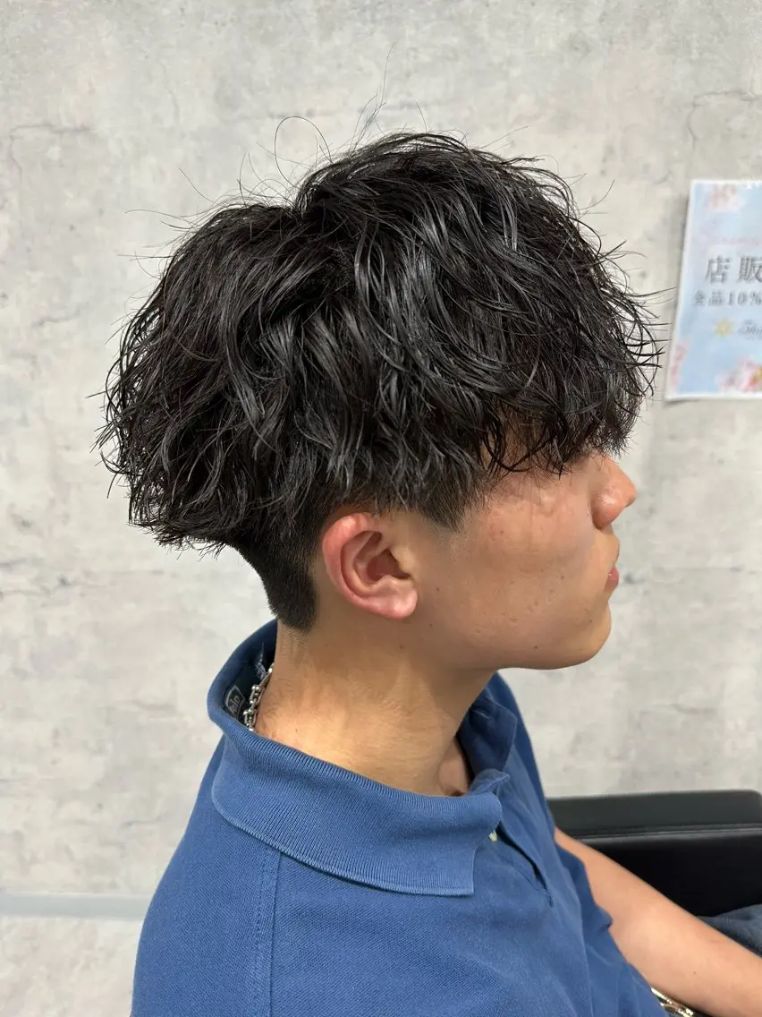 ショート パーマ メンズ メンズパーマ 波巻きパーマ カット パーマ ユウ🪄 パーマ指名No1のヘアスタイル