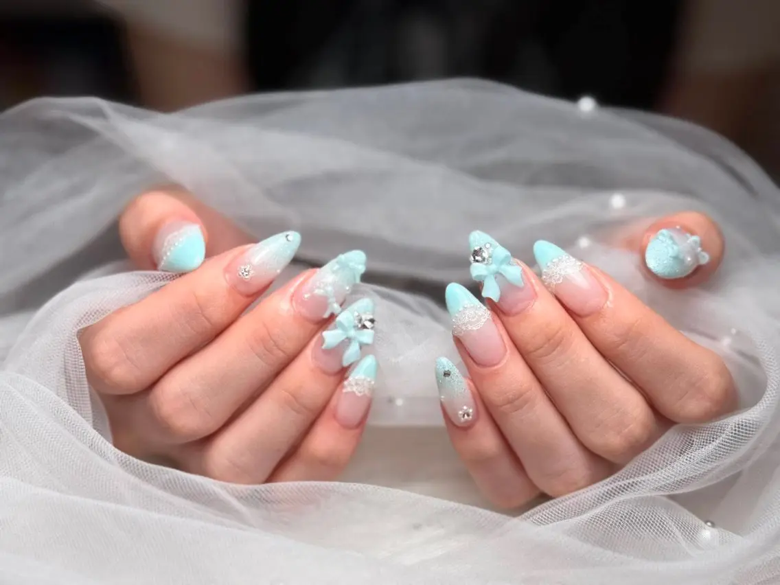 ネイル チークネイル ドット フレンチネイル グラデーション 韓国ネイル ハンドネイル Cloudy Chan Nailのネイルデザイン