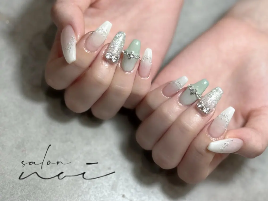 ネイル グリーン 春ネイル ハンドネイル salon noiのネイルデザイン