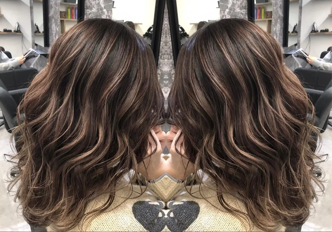 ミディアム カラー ヘアアレンジ シールエクステ バレイヤージュ デザインカラー ハイライトカラー エクステ アンドウ ユウ/ レイヤーカット/韓国のヘアスタイル