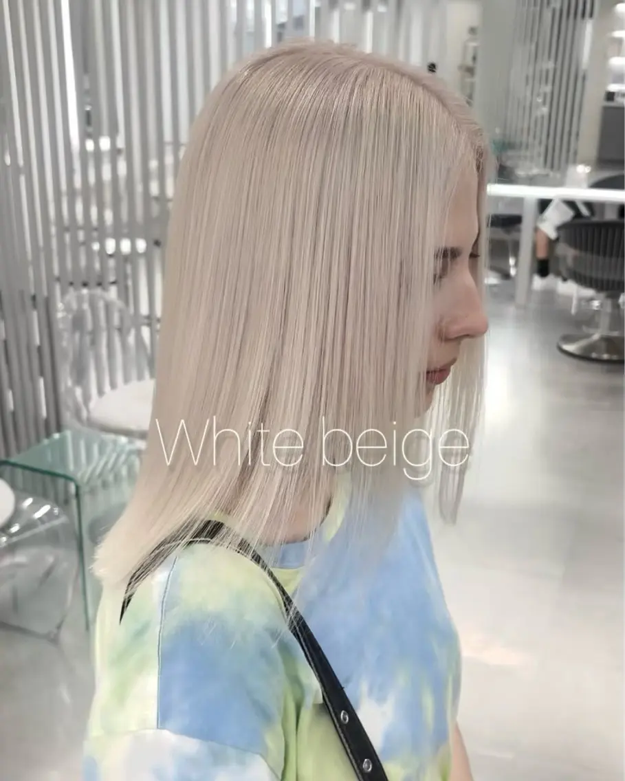 セミロング カラー ベージュカラー ホワイトベージュ カット ヘアカラー トリートメント ブリーチ特化 / share 元太のヘアスタイル