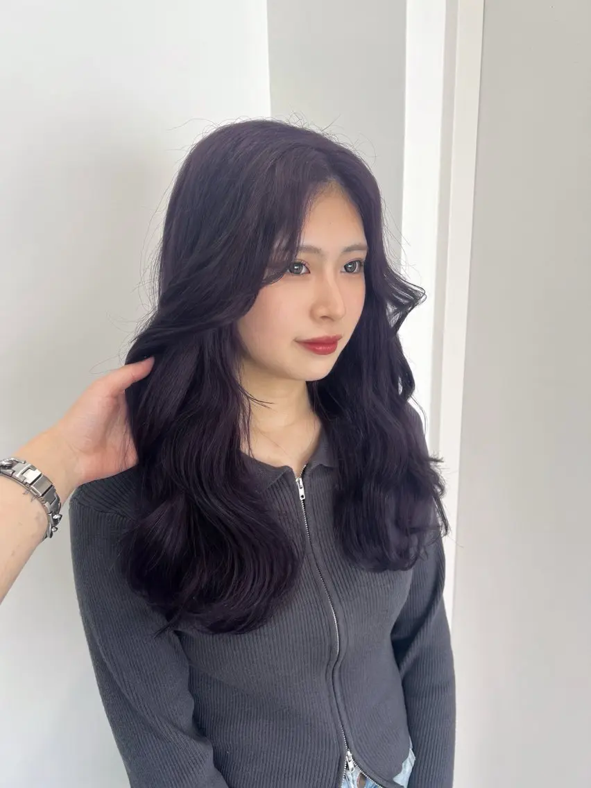 ロング カラー 暗髪🩶ラベンダー/ ブルー/ユウナ🤍のヘアスタイル