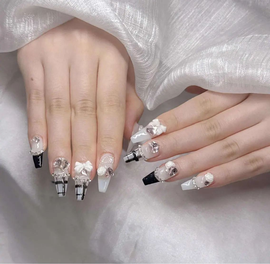 ネイル ハンドネイル Lee Nailsのネイルデザイン